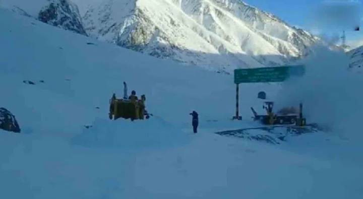 Srinagar Leh Highway