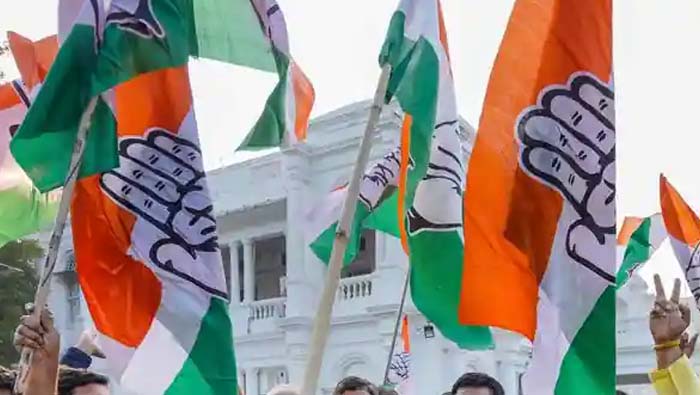 Telangana Congress: కాంగ్రెస్‌ లో చెలరేగిన చిచ్చు.. రేపు సీనియర్ల భేటీపై ఉత్కంఠ