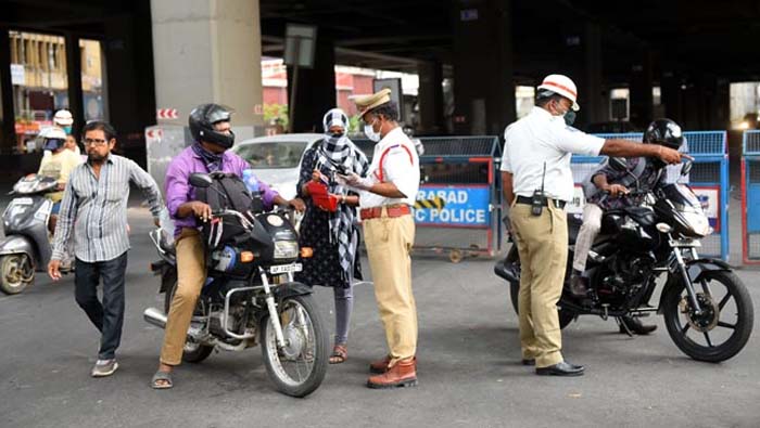Traffic Challan: ఇది ఉంటే మీరు సేఫ్‌.. ట్రాఫిక్‌ పోలీసులు అస్సలు చలానా వేయలేరు