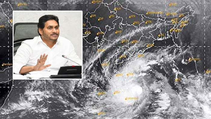 Mandous Cyclone: తుఫాన్‌పై సీఎం సమీక్ష.. ఎక్కడ, ఎలాంటి ఇబ్బంది రావొద్దు..