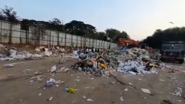 Blast in Dumping Yard: డంపింగ్ యార్డులో పేలుడు.. ఇద్దరికి తీవ్రగాయాలు