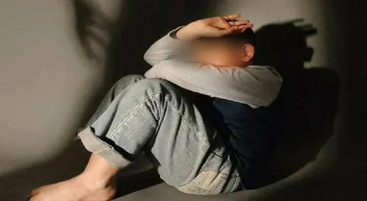 Thread Tied To Boy Private Part: జూనియర్ మర్మాంగానికి దారం కట్టిన సీనియర్లు.. ఆపై ఏంచేశారంటే