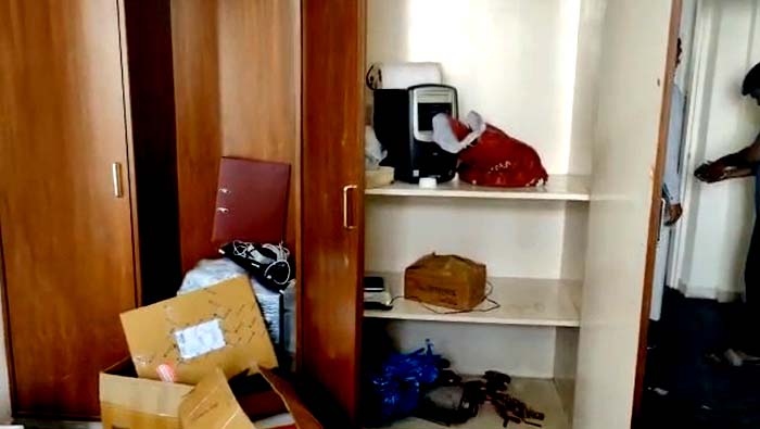 Gold Shop: ఫిలిం నగర్ శమంతక  డైమండ్స్ షాపులో చోరీ.. కోటి విలువ చేసే డైమండ్స్, బంగారం..