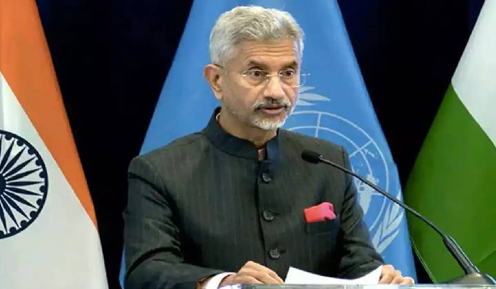 S Jaishankar: పెరట్లో పాములు పెంచితే పొరుగువారినే కాదు.. వారిని కూడా కాటేస్తాయి..