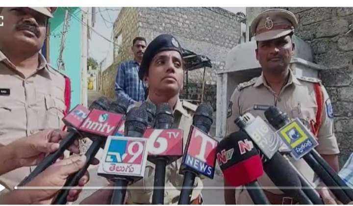 Miyapur Lover Attack: మియాపూర్ లో దారుణం.. ప్రియురాలు, తల్లిపై దాడి