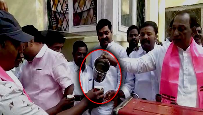 Minister Malla Reddy: నాయకులకు “చాయ్” ఇస్తున్న మల్లారెడ్డి.. వీడియో వైరల్