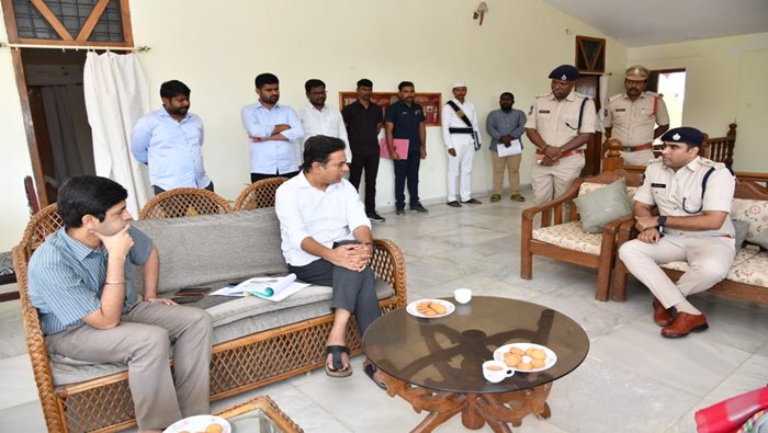 Minister Ktr Serious