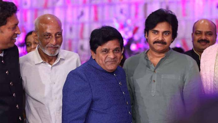 Pawan Kalyan : ఆలీ ఇంటికి పవన్ కళ్యాణ్.. ఎందుకంటే ?