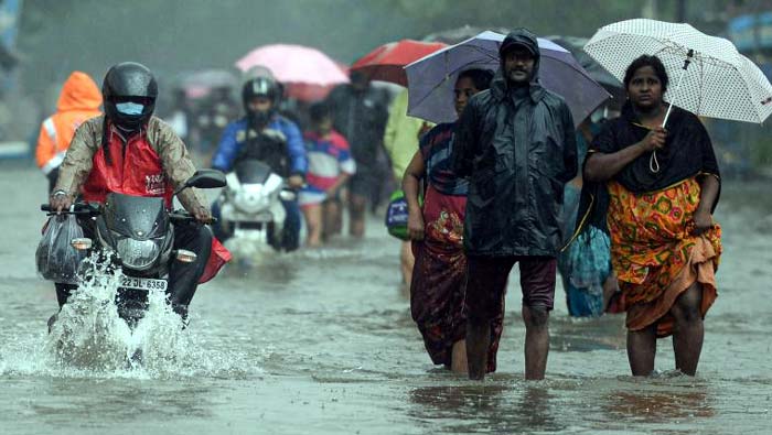 Mandous: దూసుకొస్తున్న మాండుస్‌.. నేడు, రేపు ఏపీలో భారీ వర్షాలు