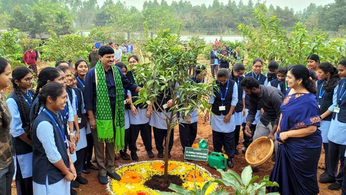 MP Santosh Kumar : హరిత తెలంగాణ, హరిత భారత్ గ్రీన్ ఇండియా ఛాలెంజ్ స్వప్నం