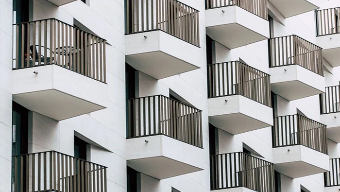 Tragedy: దుబాయ్‌లో విషాదం.. భవనంపై నుంచి పడి ఐదేళ్ల భారతీయ చిన్నారి మృతి