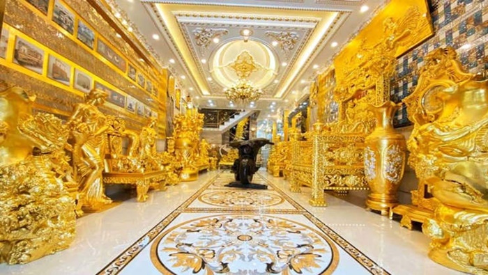 Famous Gilded House: నీ ఇల్లు బంగారం కాను.. అవును ఆ ఇళ్లంతా బంగారమే!