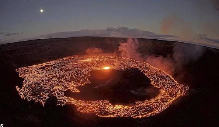 Kilauea Volcano Erupt: కిలాయుయా అగ్నిపర్వతం బద్ధలు..