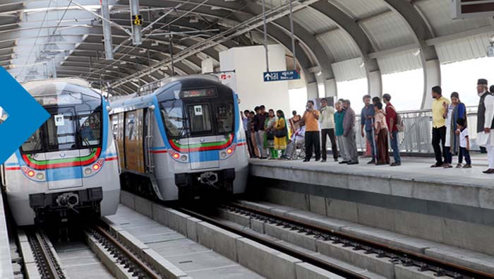 Metro Train Stopped