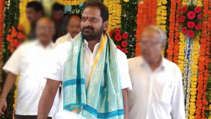Minister Srinivas Goud: దుర్గమ్మ సేవలో మంత్రి శ్రీనివాస్‌గౌడ్‌.. బీఆర్ఎస్‌పై ఆసక్తికర వ్యాఖ్యలు