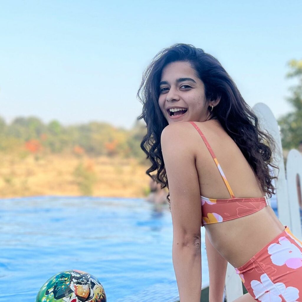 Mithila Palkar (2)