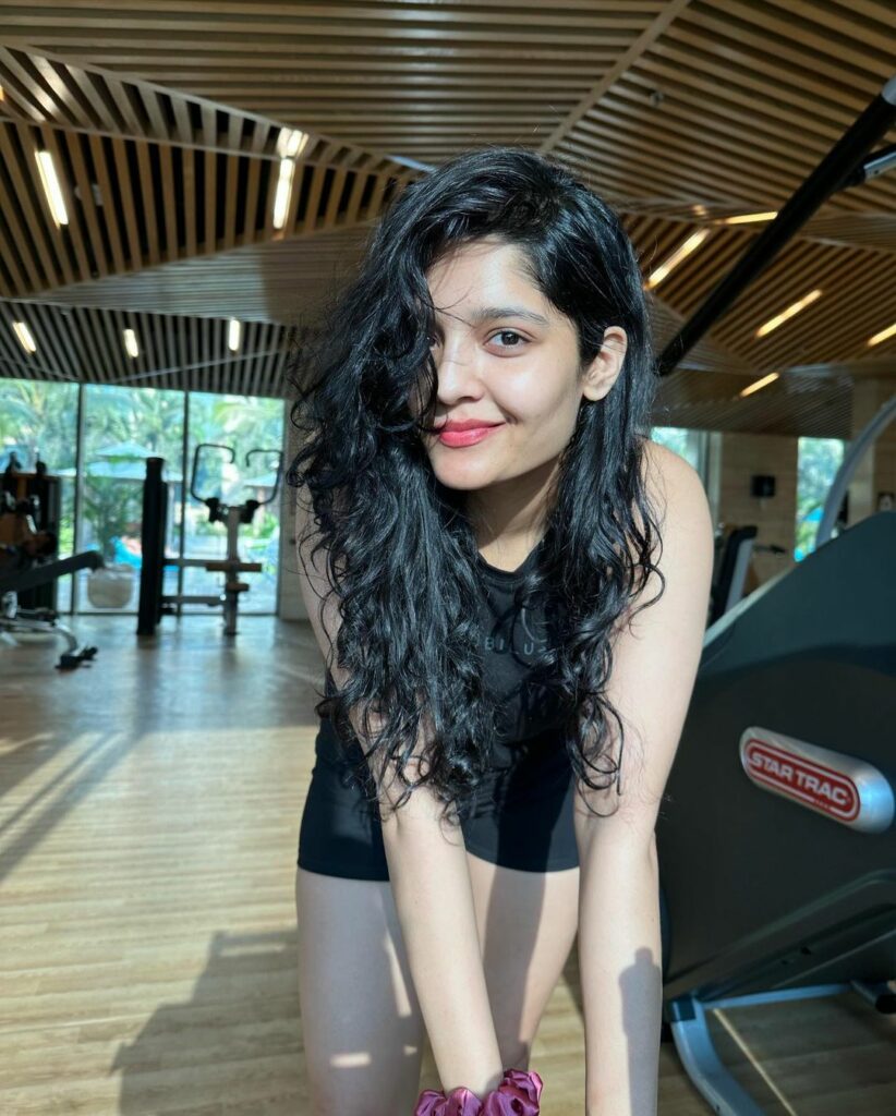 Ritika Singh (7)