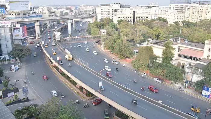 Hyderabad Roads Empty: సంక్రాంతి ఎఫెక్ట్.. బోసిపోయిన భాగ్యనగరం.. రోడ్లన్నీ నిర్మానుష్యం