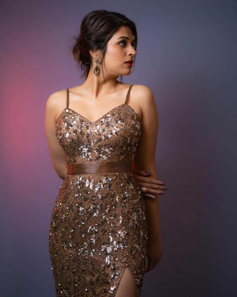 Shraddha Das (2)