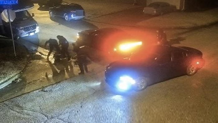 America Police: అమెరికా పోలీసుల చేతిలో మరో నల్లజాతీయుడు హతం.. వీడియో వైరల్