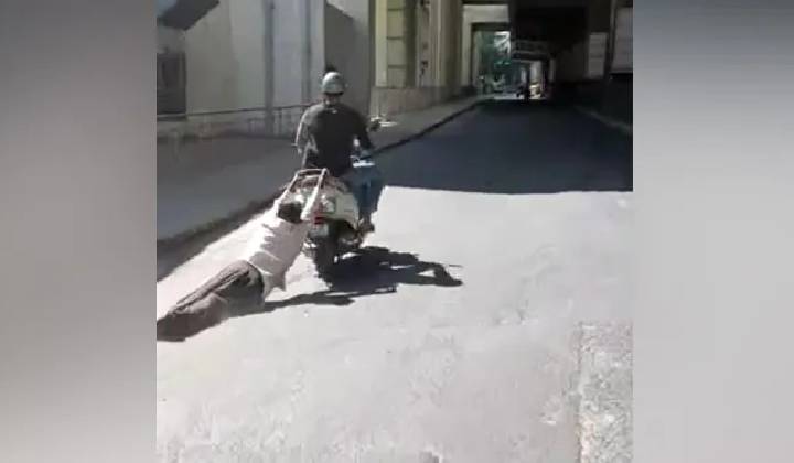 Bengaluru: బెంగళూర్‌లో దారుణం.. వృద్ధుడిని ఈడ్చుకెళ్లిన స్కూటర్.. వీడియో వైరల్