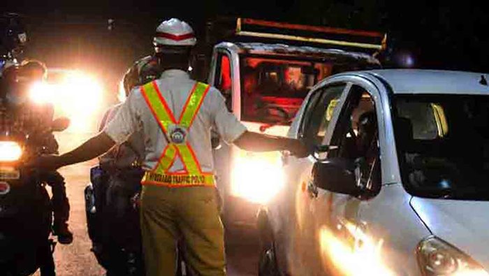 Drunk And Drive: పట్టుబడిన మందుబాబులకు కిక్కిచ్చే శిక్ష