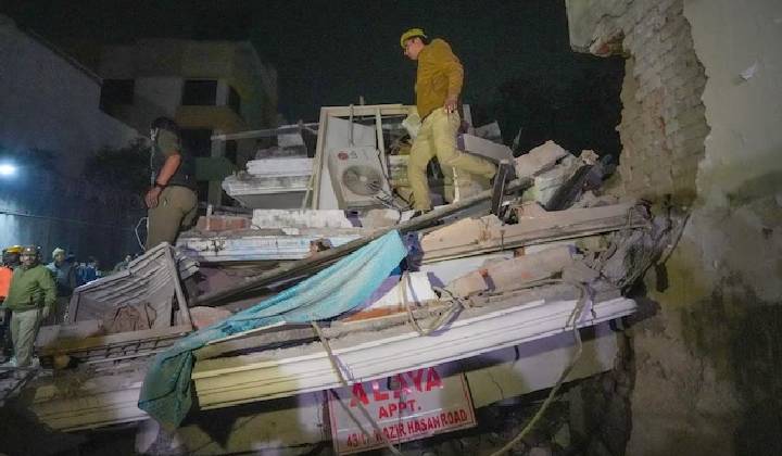 Lucknow building collapse: భవనం కుప్పకూలిన ఘటనలో ఎస్పీ ఎమ్మెల్యే కొడుకు అరెస్ట్