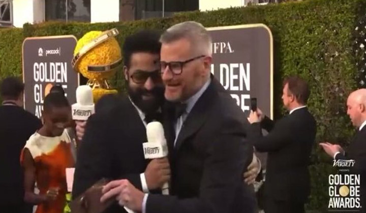 NTR: #GoldenGlobe రిపోర్టర్ బర్త్ డే అని తెలిసి ఊహించని గిఫ్ట్ ఇచ్చిన ఎన్టీఆర్