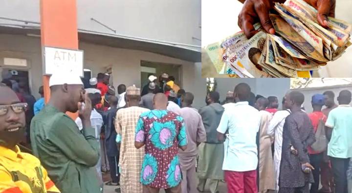 Exchange of Old Notes : పాత కరెన్సీ నోట్ల మార్పిడి గడువును పొడగించిన బ్యాంక్