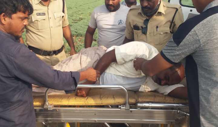 Pensions Distribution: పెన్షన్ల పంపిణీలో రగడ.. ఎమ్మెల్యే వర్సెస్ శాప్ ఛైర్మన్