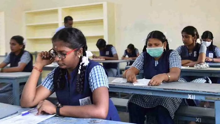 School Principal Offer: విద్యార్థులకు స్కూల్ ప్రిన్సిపాల్ బంపర్ ఆఫర్.. ఏంటంటే?