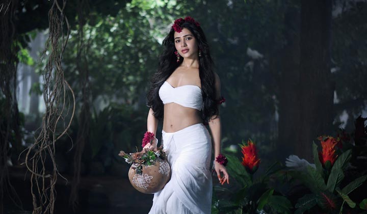 Shaakuntalam: భర్త కోసం వేయికళ్లతో ఎదురుచూస్తున్న సామ్..