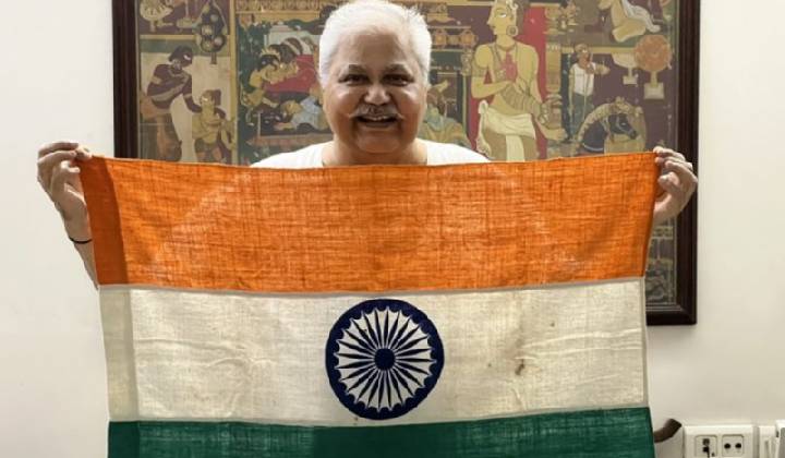 Satish Shah: “వీళ్లు ఫస్ట్ క్లాస్ టికెట్ ఎలా కొన్నారు.?”.. బ్రిటన్ అధికారి దిమ్మతిరిగే రిఫ్లై ఇచ్చిన బాలీవుడ్ నటుడు