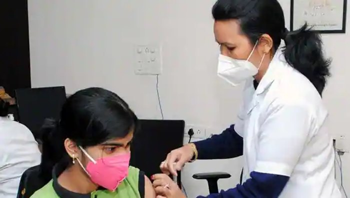 Corona Virus: దేశంలో కరోనా రెండో బూస్టర్ డోస్ అవసరమా?.. సర్కారు ఏమందంటే?