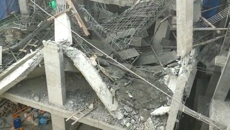 Building Collapsed : కూకట్ పల్లి బిల్డింగ్ కూలిన ఘటనలో ఇద్దరు కూలీలు మృతి