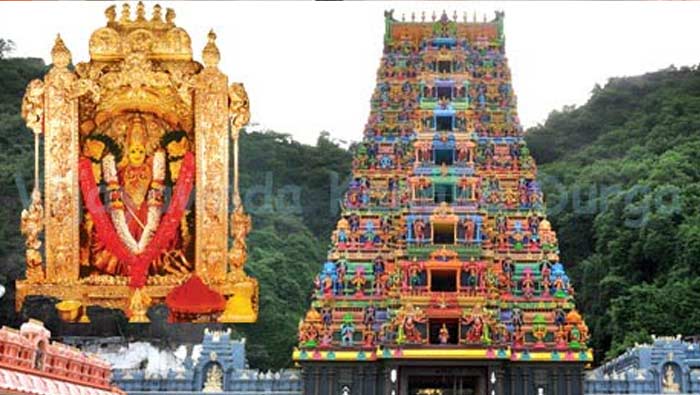 Vijayawada Temple : బెజవాడ అమ్మవారి ఆలయంలో అర్చకుడి అపచారం.. భక్తులు ఆగ్రహం