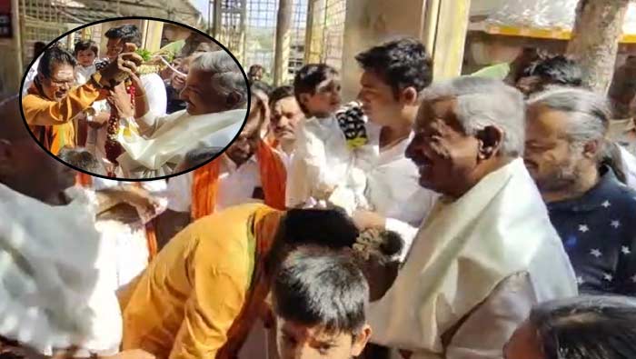 EO Lavanna: మంత్రి పెద్దిరెడ్డి కాళ్లు మొక్కిన శ్రీశైలం ఈవో.. అందుకేనంటూ లవన్న వివరణ..