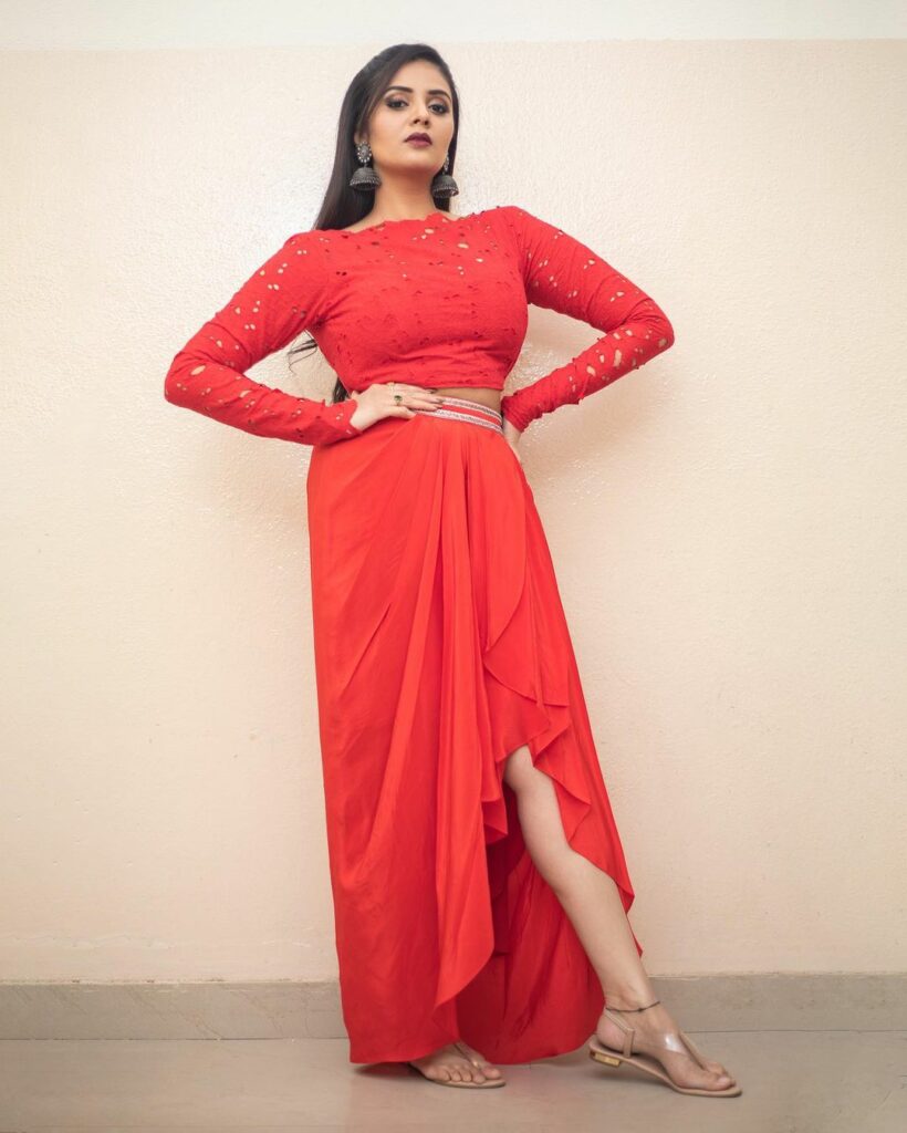 Sreemukhi (13)