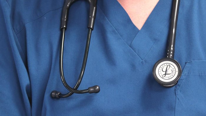 Cheating Case: ఫారిన్ తీసుకెళ్తానని చెప్పి.. డాక్టర్లకే పంగనామాలు పెట్టాడు..