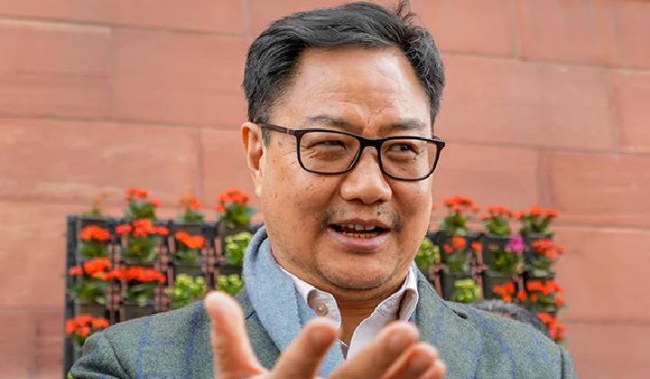 Kiren Rijiju: “పబ్లిక్ ఈజ్ ది మాస్టర్, మీరు వార్నింగ్ ఇవ్వలేరు”.. సుప్రీంకోర్టుపై న్యాయశాఖ మంత్రి సెటైర్లు..
