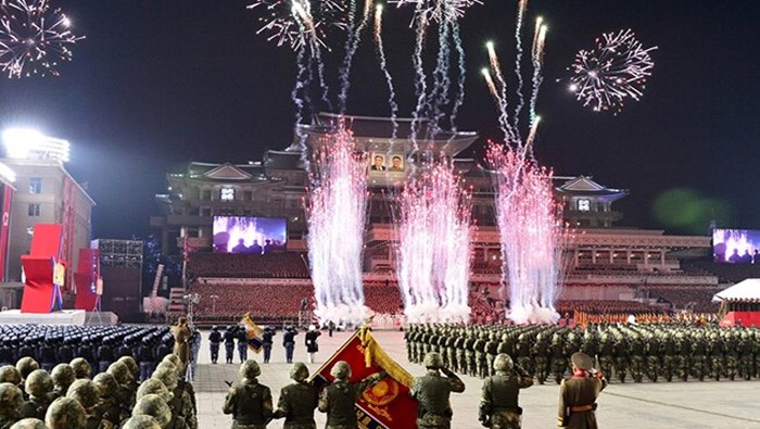 North Korea: రాత్రిపూట పరేడ్‌లో అణుక్షిపణులను ప్రదర్శించిన ఉత్తరకొరియా!
