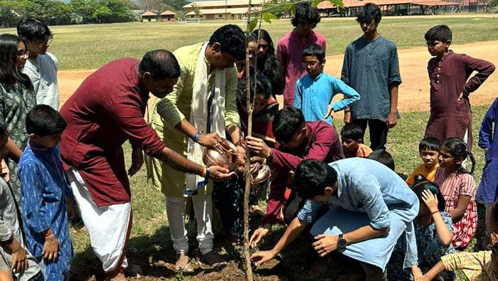 MP Santosh Kumar : ఈశా ఆశ్రమంలో మొక్కలు నాటి ఎంపీ సంతోష్‌ కుమార్‌