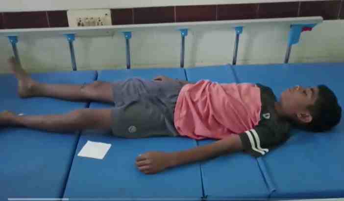 Electric Shock: క్రికెట్ ఆడుతూ బాల్ కోసం వెళ్లిన బాలుడు….