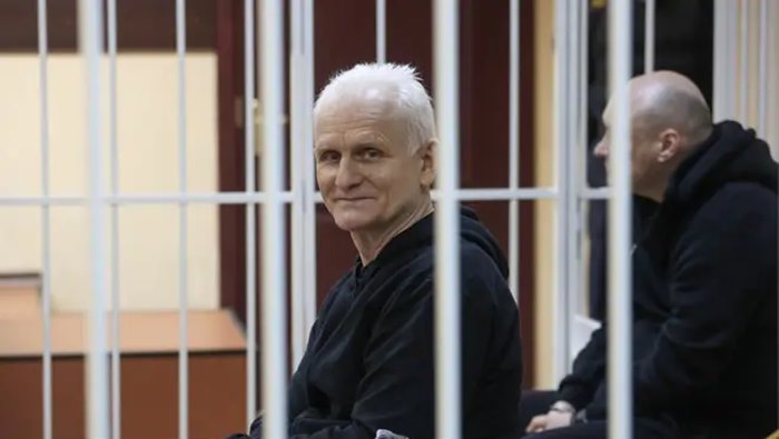 Ales Bialiatski: నోబెల్ శాంతి బహుమతి గ్రహీతకు పదేళ్ల జైలు శిక్ష