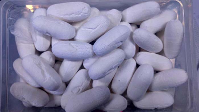 Delhi Airport: ఎలా వస్తాయిరా ఐడియాలు.. పొట్టలో 85 డ్రగ్స్ కాప్యూల్స్..!