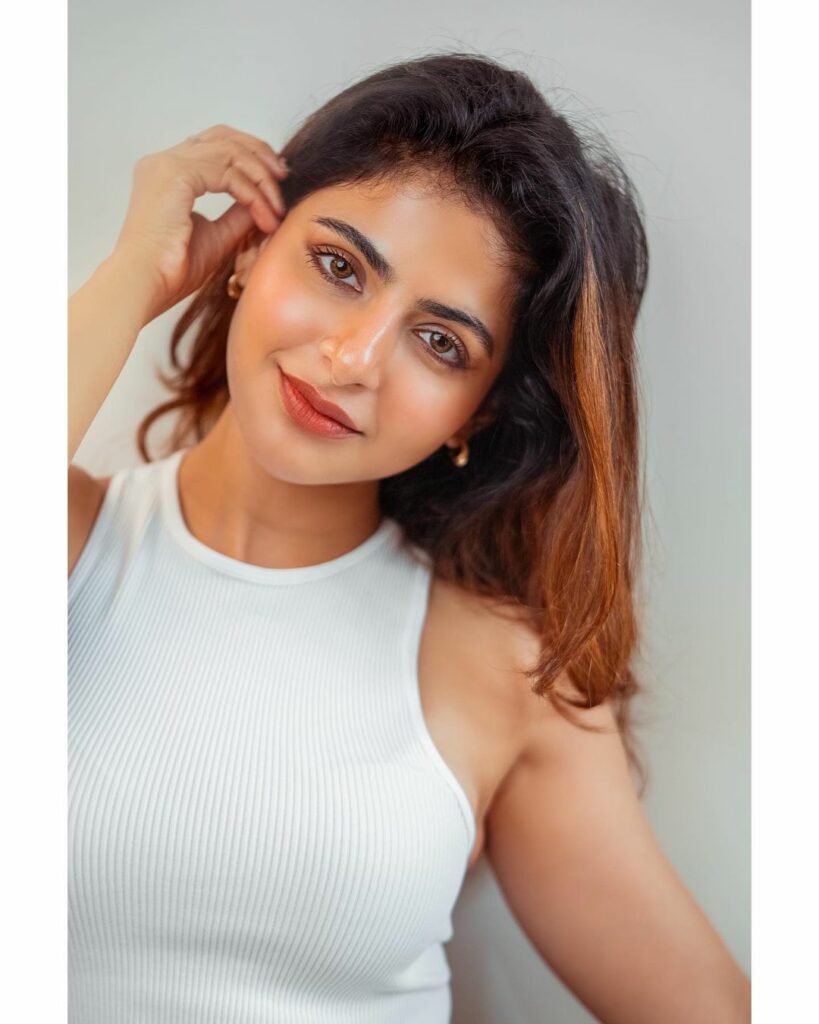 Iswarya Menon (2)