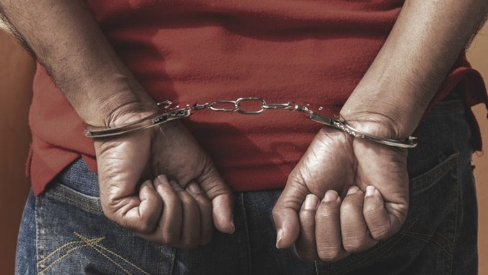 Crime News: యువకుడి దారుణం.. తండ్రిని నరికి చంపి, సవతి తల్లిపై అత్యాచారం