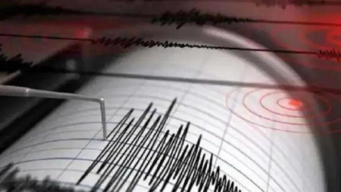 Earthquake: ఢిల్లీలో మరోసారి భూకంపం.. 2.7 తీవ్రతతో స్వల్పంగా కంపించిన భూమి