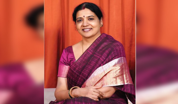 Jeevitha Rajasekhar: సూపర్ స్టార్ రజినీకాంత్ చెల్లిగా జీవిత రాజశేఖర్…