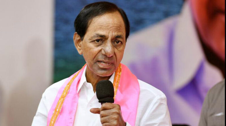 CM KCR : రేపు కవితను అరెస్ట్‌ చేయొచ్చు.. రాబోయే ఎన్నికల్లో బీజేపీని లేకుండా చేద్దాం